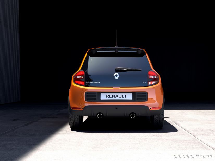 Twingo RS não permite espaço para motor maior