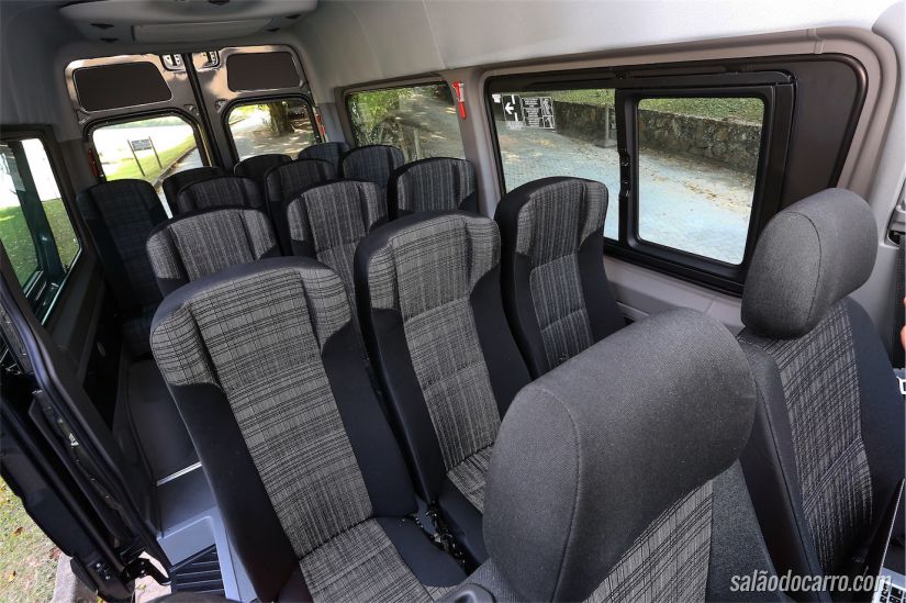 Mercedes-Benz lança nova linha Sprinter