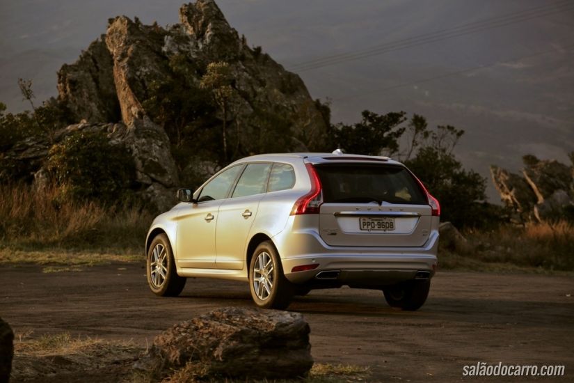 Volvo XC60 D5 recebe motor a diesel