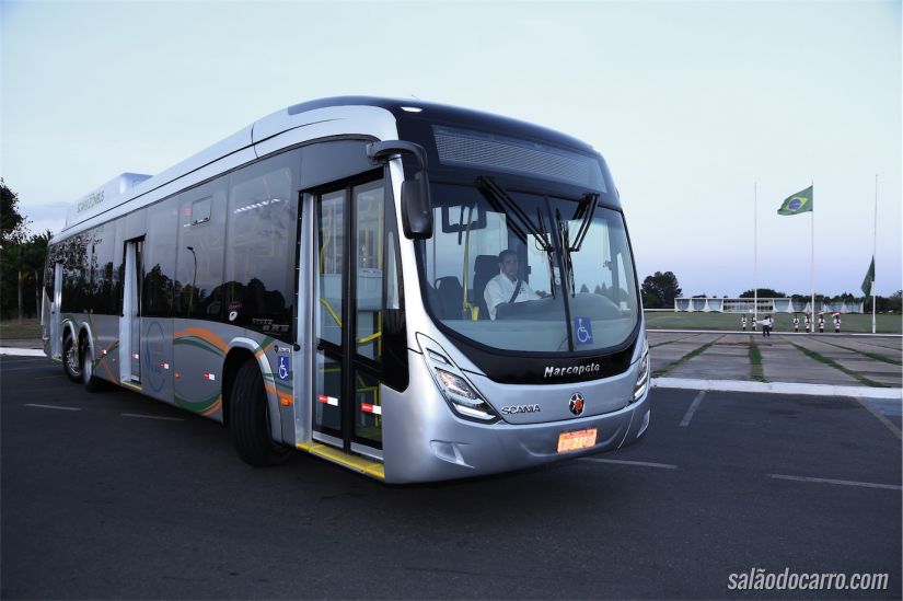 Ônibus Scania movidos a biometano e GNV