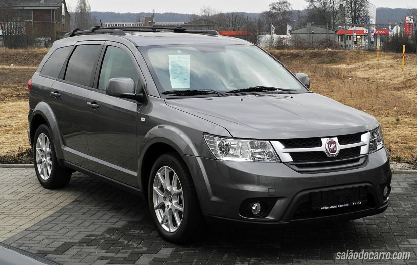 Fiat Freemont e 500 deixam de ser importados ao Brasil