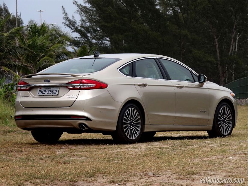 Ford Fusion Hybrid 2017