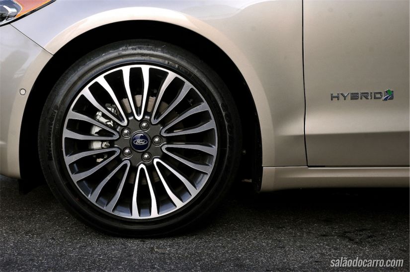 Ford Fusion Hybrid 2017