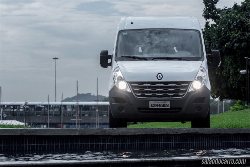 Renault Master Minibus L3H2 16 Lugares