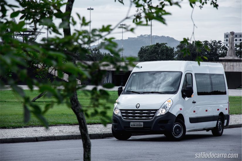 Renault Master Minibus L3H2 16 Lugares