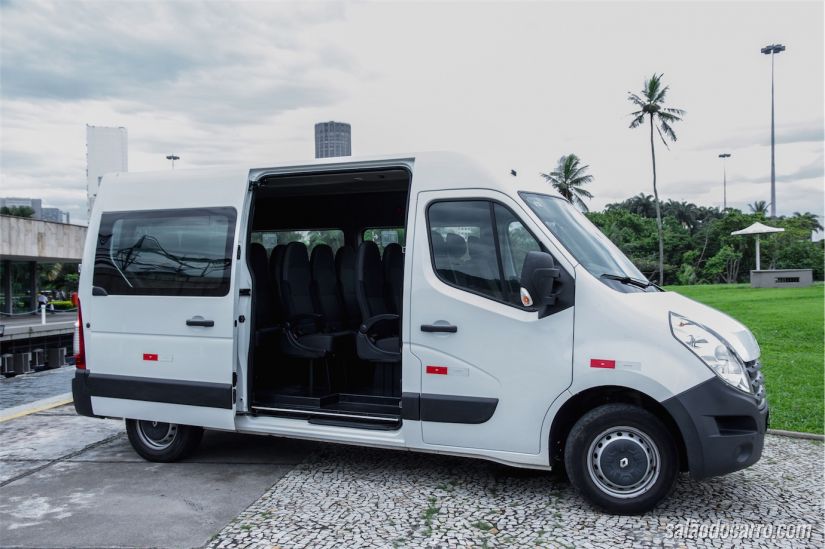 Renault Master Minibus L3H2 16 Lugares