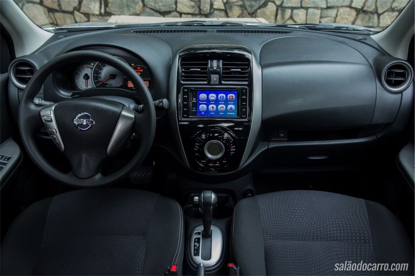 Nissan March 1.6 SL CVT