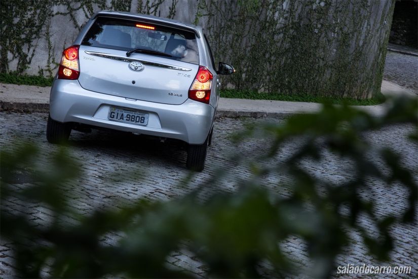 Toyota Etios XLS automático