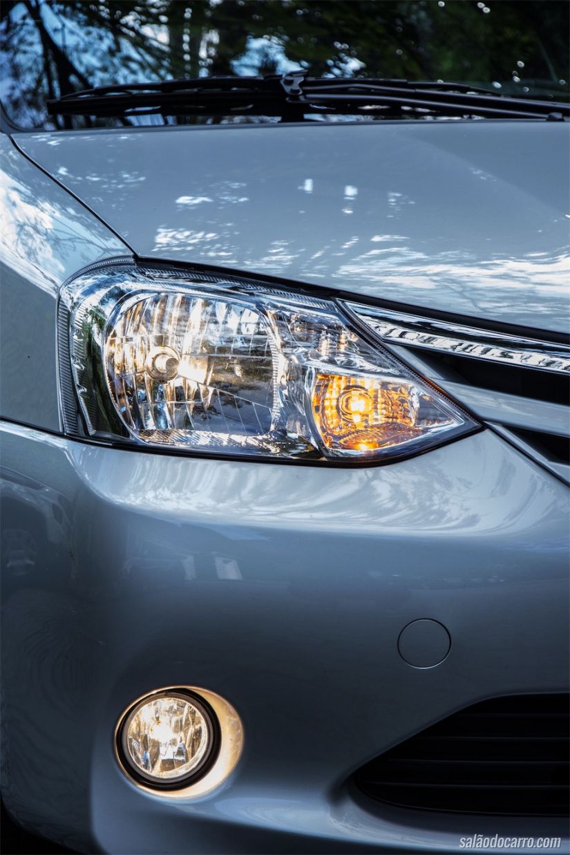Toyota Etios XLS automático