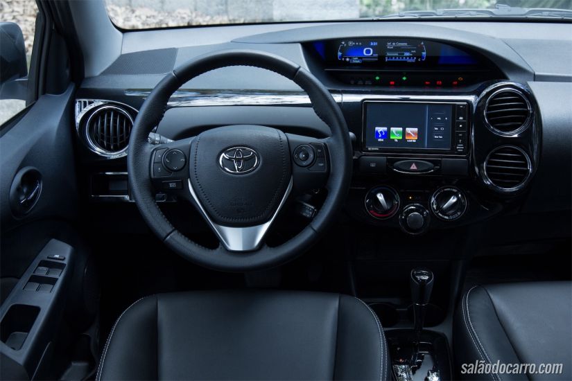 Toyota Etios XLS automático