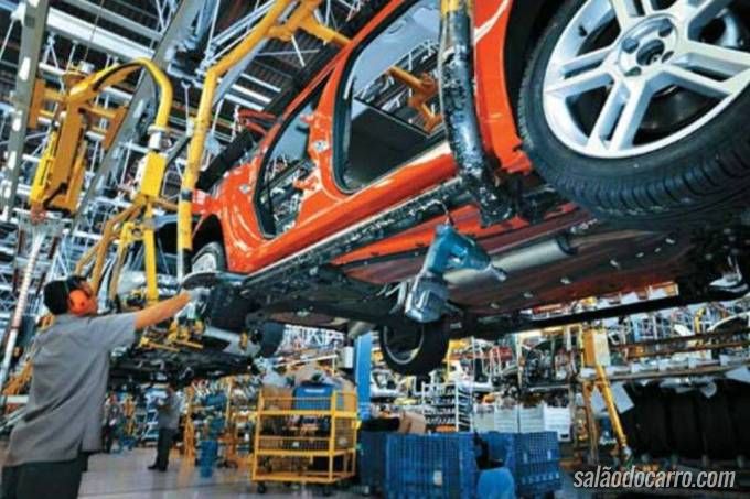Fiat ameaça parar produção no México caso Trump cobre imposto