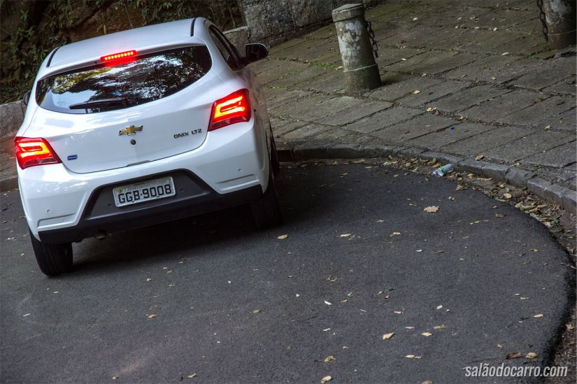 Chevrolet Onix LTZ Automático