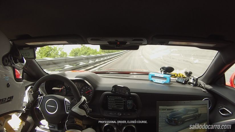 Camaro ZL1 consegue chegar aos 325 km/h em teste