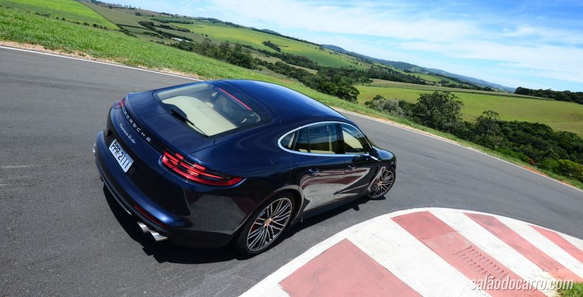 Porsche Panamera muda na segunda geração e fica mais esportivo.