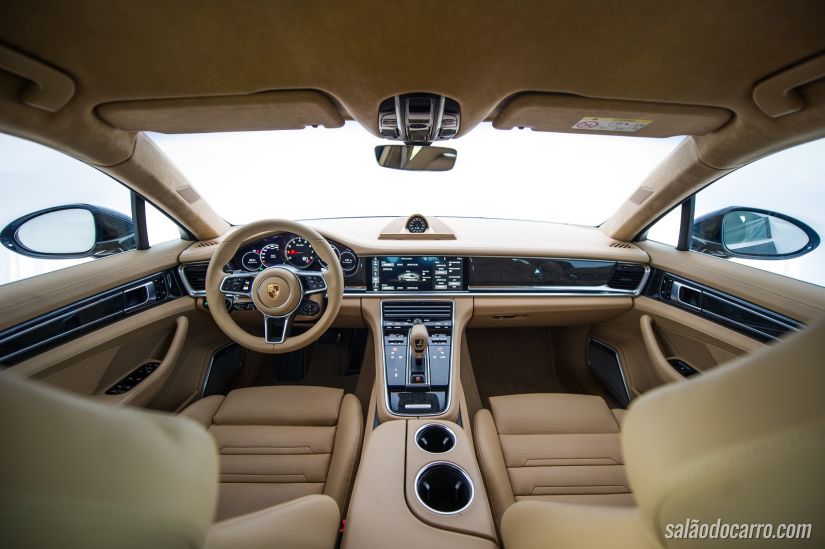 Porsche Panamera muda na segunda geração e fica mais esportivo.