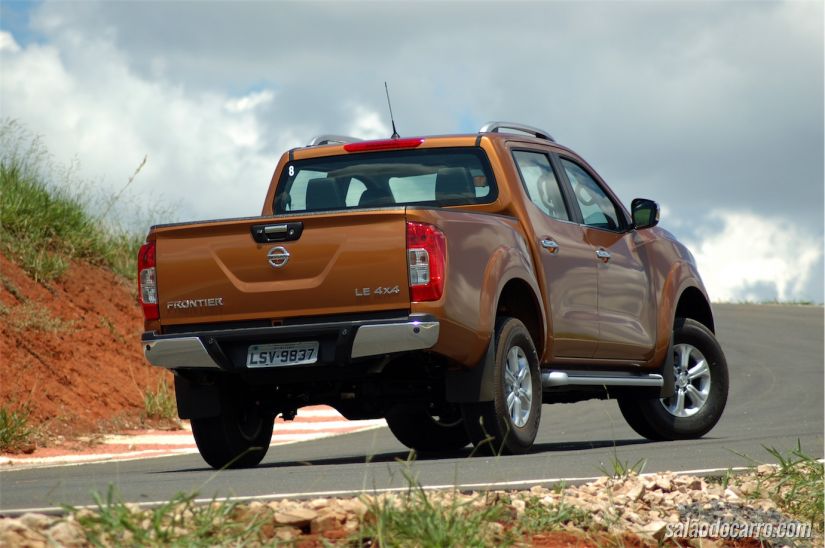 Nissan Frontier LE