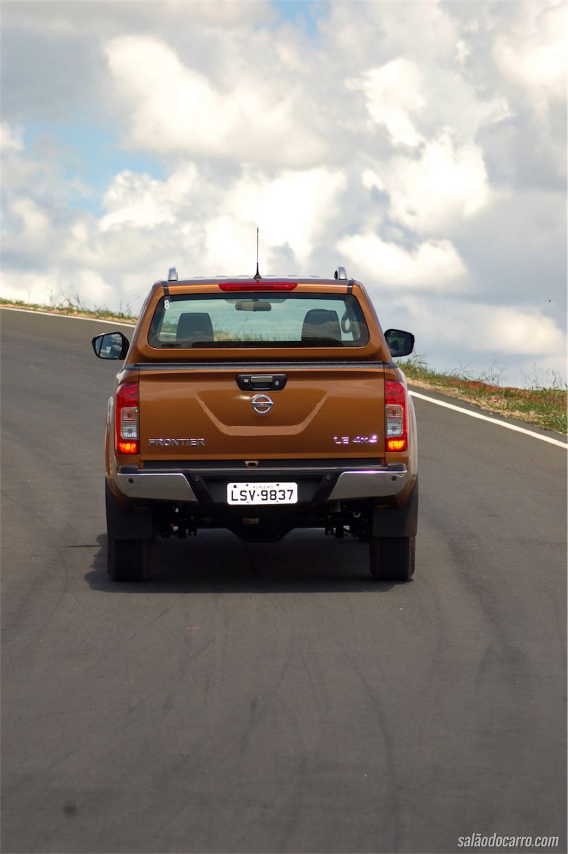 Nissan Frontier LE