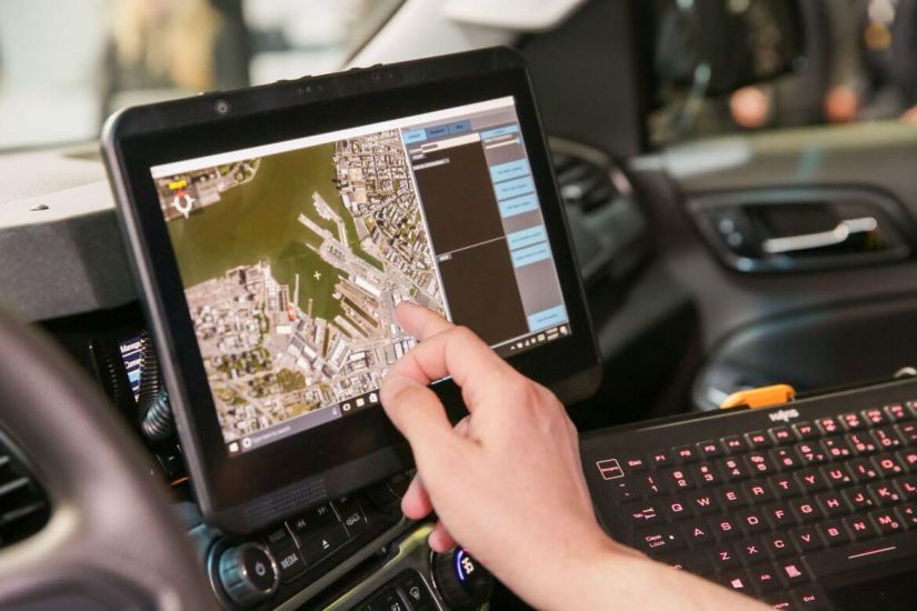 Microsoft apresenta carro futurista para polícia
