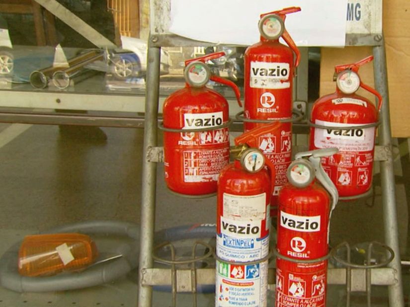Extintor de incêndio pode voltar a se tornar obrigatório dentro dos carros no Brasil