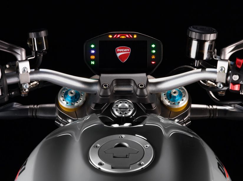 Ducati anuncia chegada da Monster 1200 S no Brasil