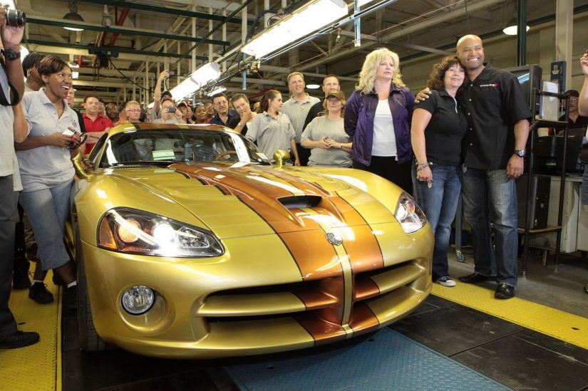 Dodge encerra produção de Viper