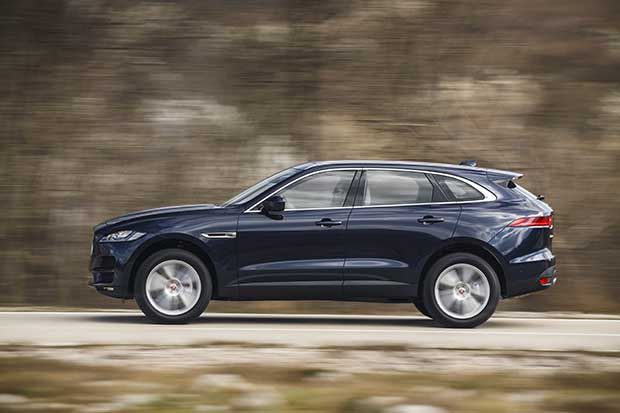 Jaguar lança F-Pace com motor 2.0 a gasolina