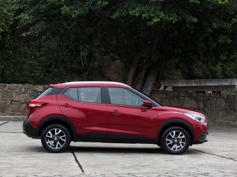 Nissan Kicks S CVT