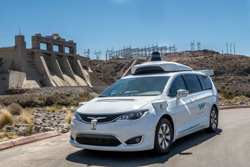 Califórnia libera circulação de veículos elétricos sem motorista