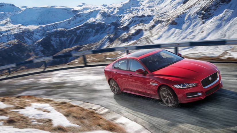 Jaguar anuncia lançamento de novos motores Ingenium no Brasil com XE 2018