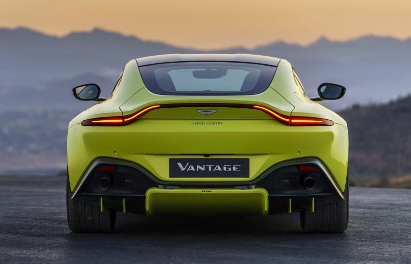 Aston Marin revela informações e imagem da nova geração do Vantage