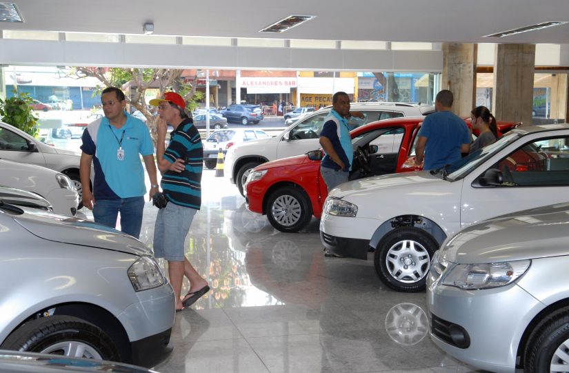Carros com 4 a 8 anos estão entre os mais financiados no mês passado
