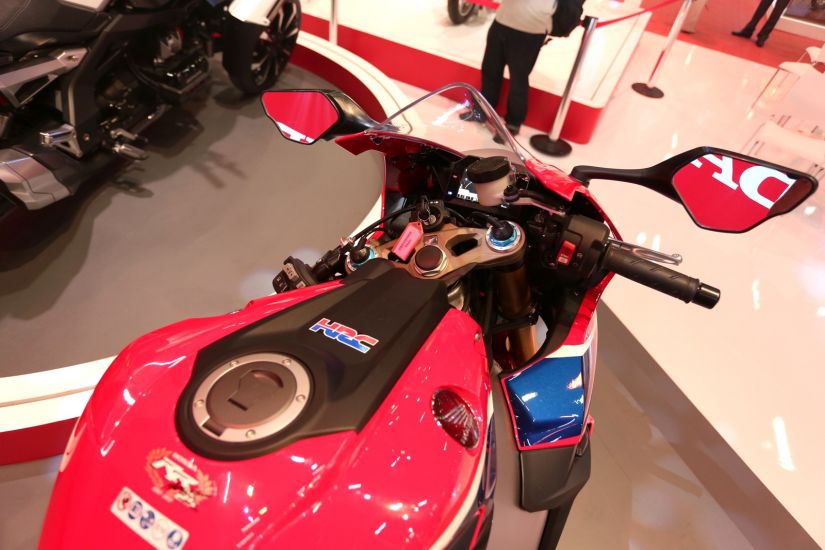 Honda abre período de pré-venda da CBR 1000 RR Fireblade 2017 no Brasil