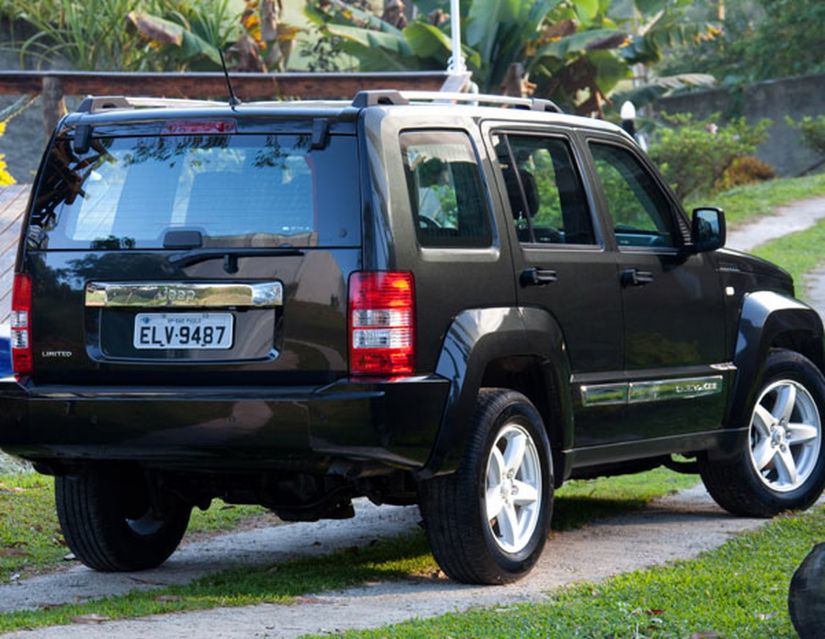 Jeep convoca Renegade e Cherokee para recall