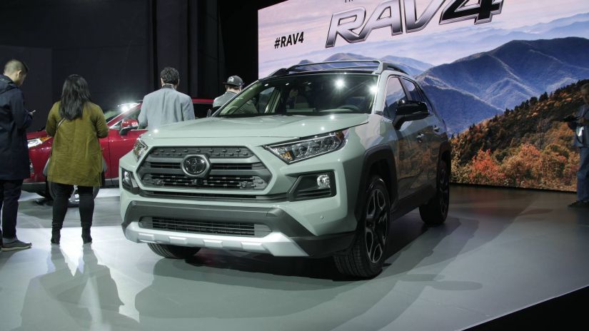 Toyota revela novo RAV4 com mecânica mais moderna