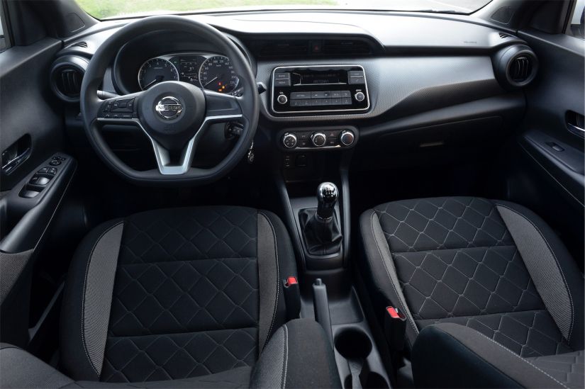 Nissan Kicks S manual