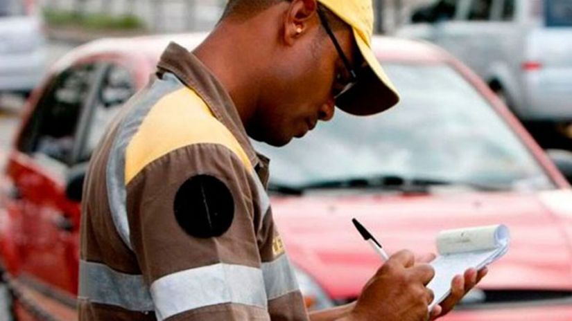 Denatran anuncia suspensão de regulamentação para parcelamento de multas no cartão