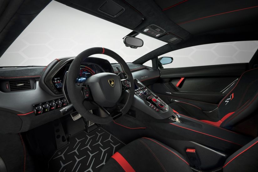 Lamborghini apresenta Aventador SVJ superpotente