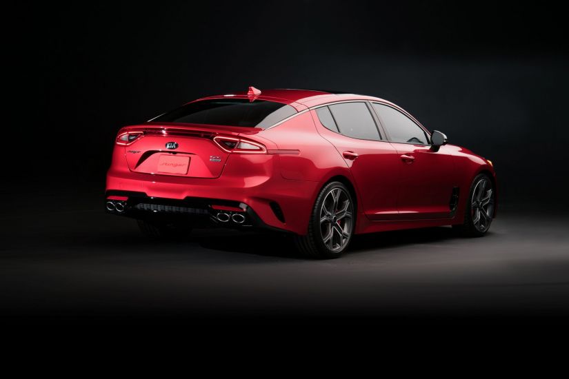 Kia lança Stinger GT no Brasil por R$ 350 mil