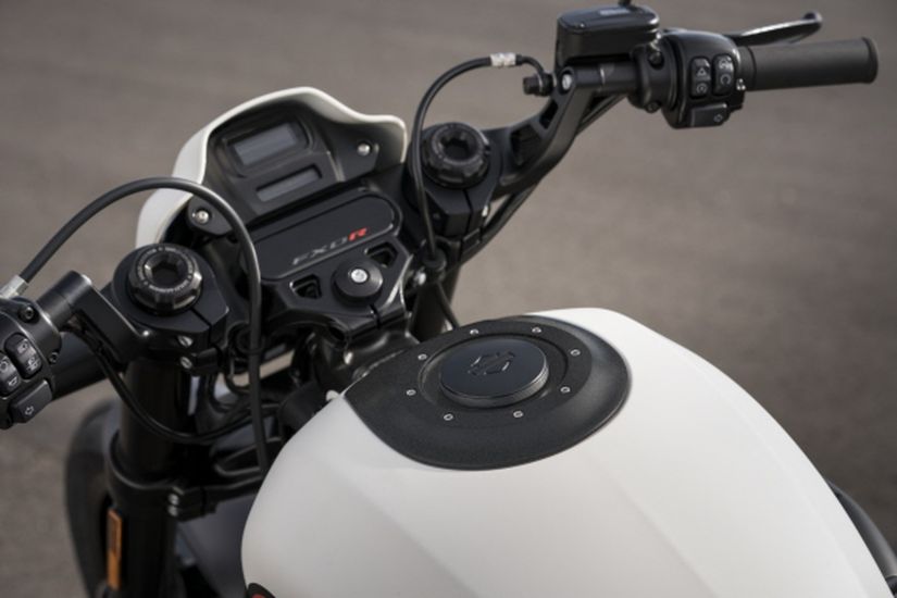 Harley-Davidson lança FXDR no Brasil