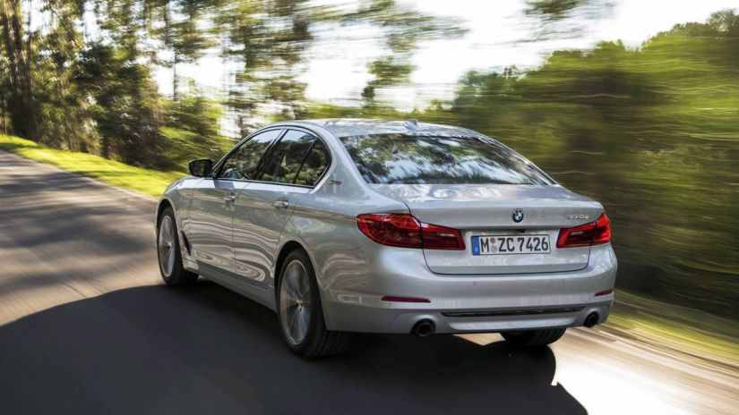 BMW lançará versão híbrida do Série 5 no Brasil