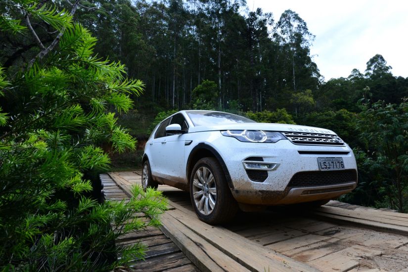 Modelos Evoque e Discovery Sport ganham motor 2.0 flex