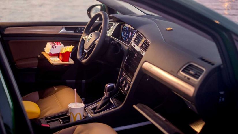Volkswagen lança Golf em parceria com McDonalds