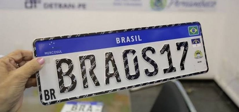 Minas Gerais suspende implantação da placa do Mercosul até próximo governo