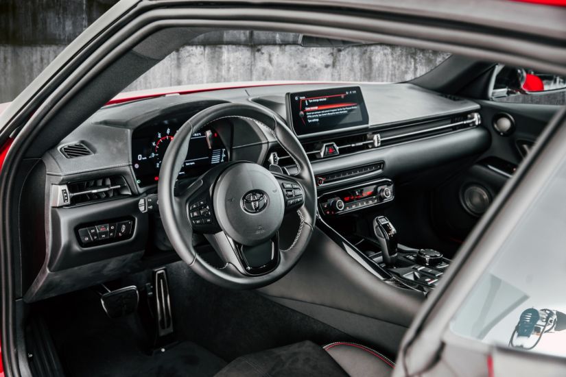 Toyota revela nova geração do Supra
