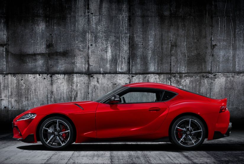 Toyota revela nova geração do Supra
