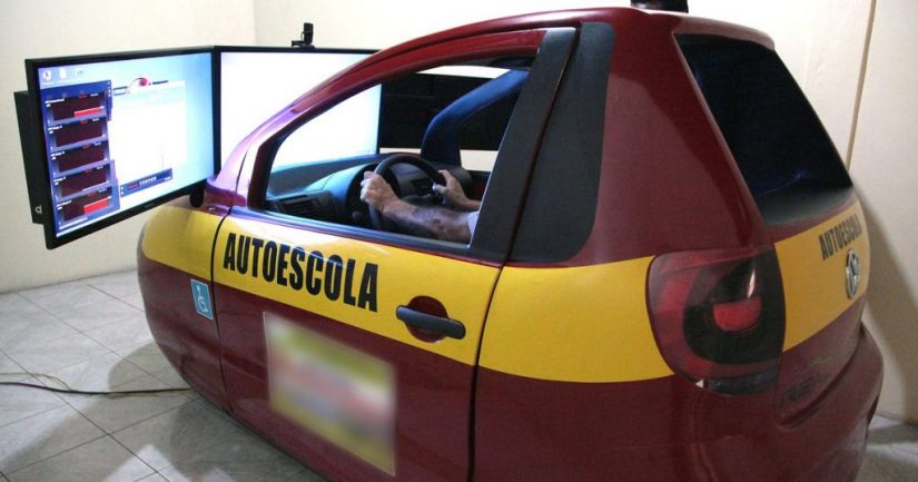 Governo quer acabar com exigência de simulador de autoescola
