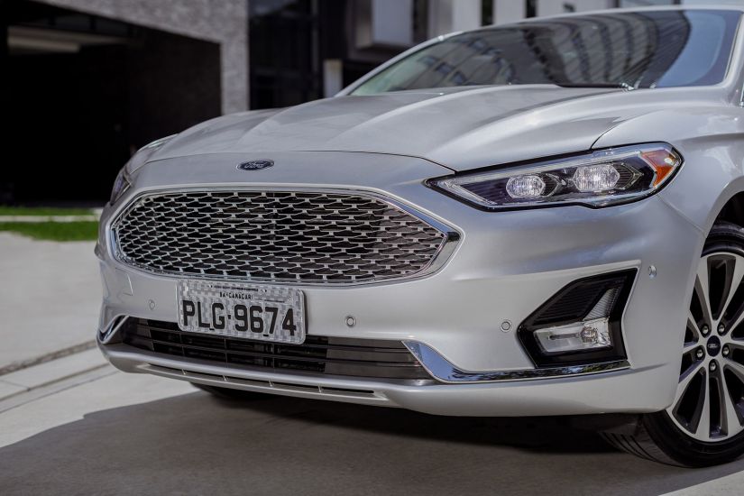 Ford lança Fusion 2019 com atualização no visual
