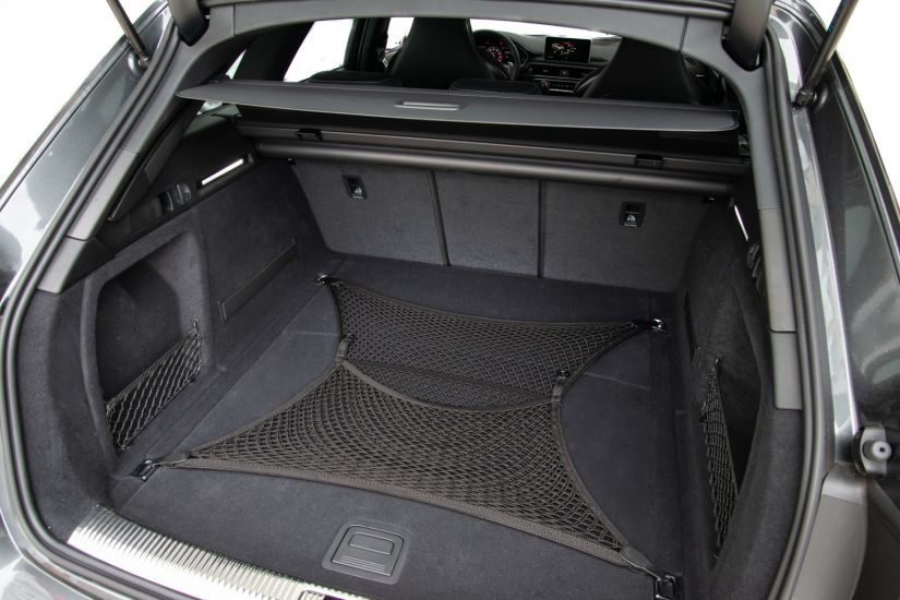 Audi lança perua com motor V6 de 450 cavalos