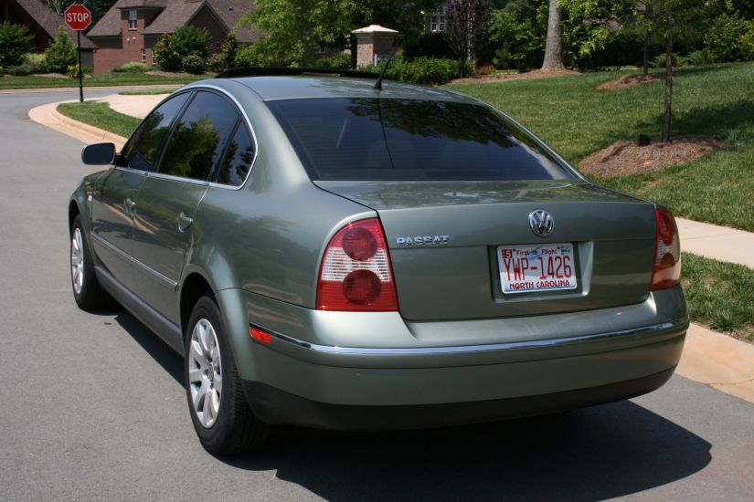 Volkswagen anuncia recall para Golf e Passat 2003