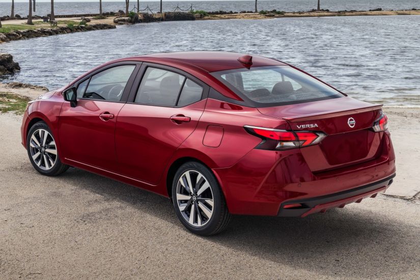 Nissan apresenta nova geração do Versa